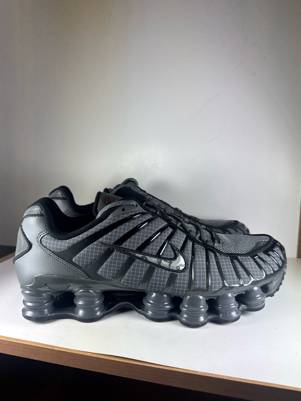 Nike Men’s Size 10 Shox TL Iron Grey Metallic Silver Running Shoes
